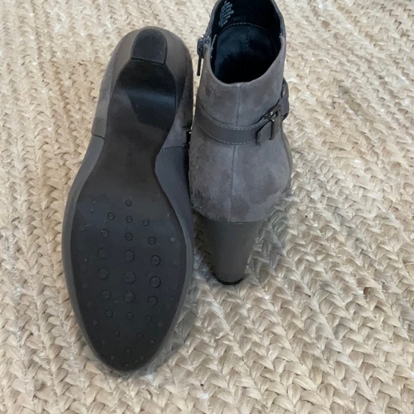 Easy Spirit Gray Ankle Booty - Picture 6 of 11